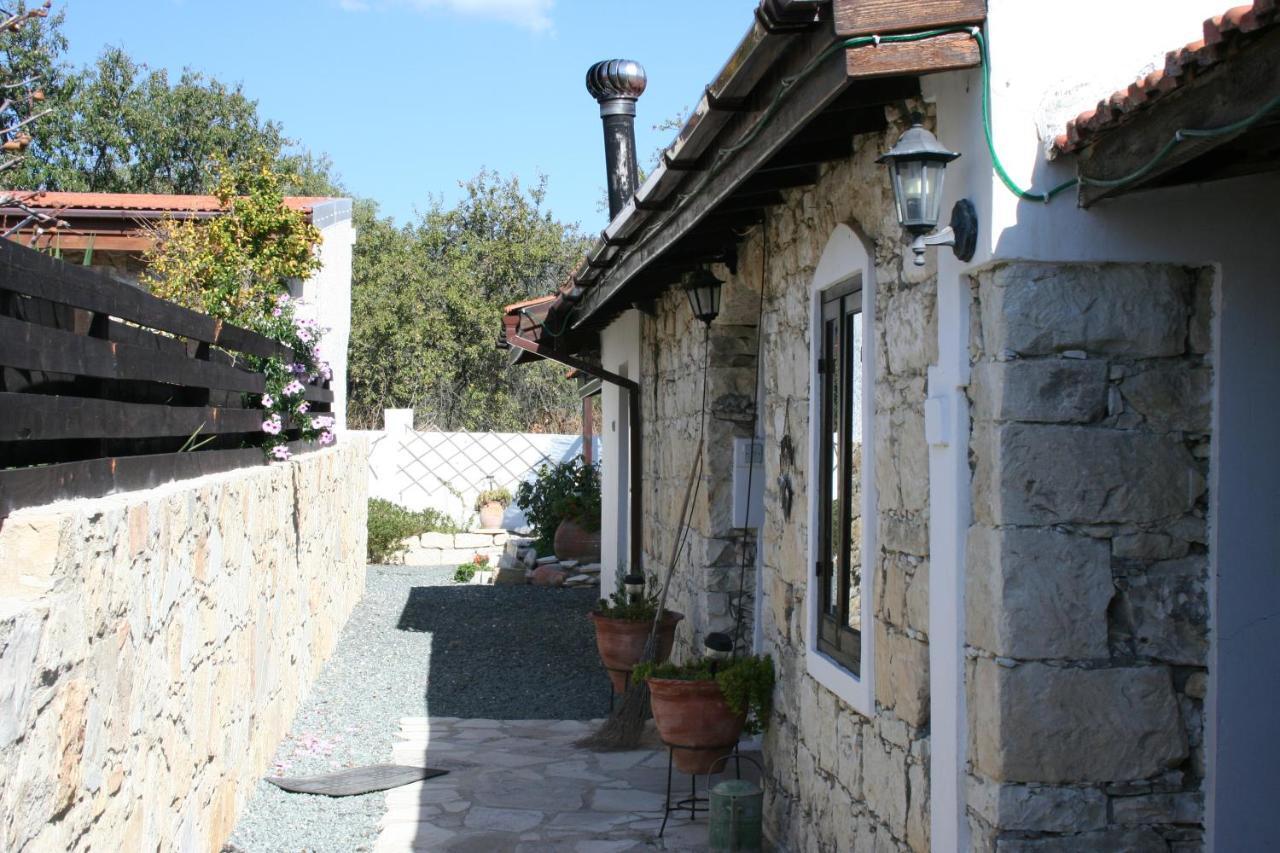 The Spidaki Hotel Lania Exterior photo